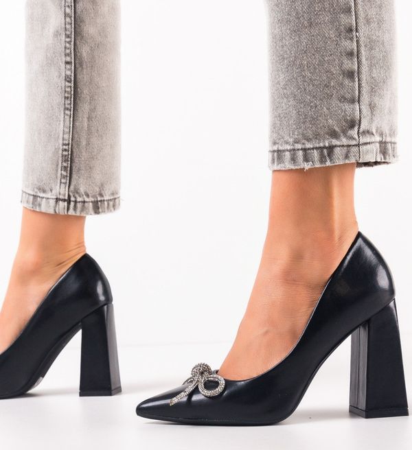 Ali Обувки Jacira Черни