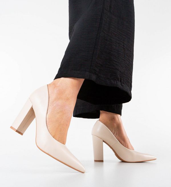 Botinelli Обувки Jakarta Бежов