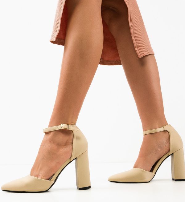 Ali Обувки Johnath Бежов