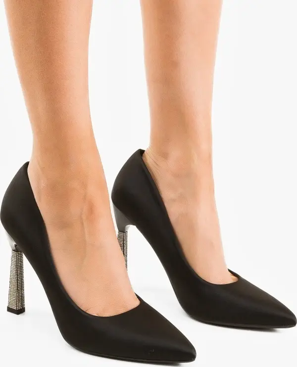 Tony Обувки Karem Черни