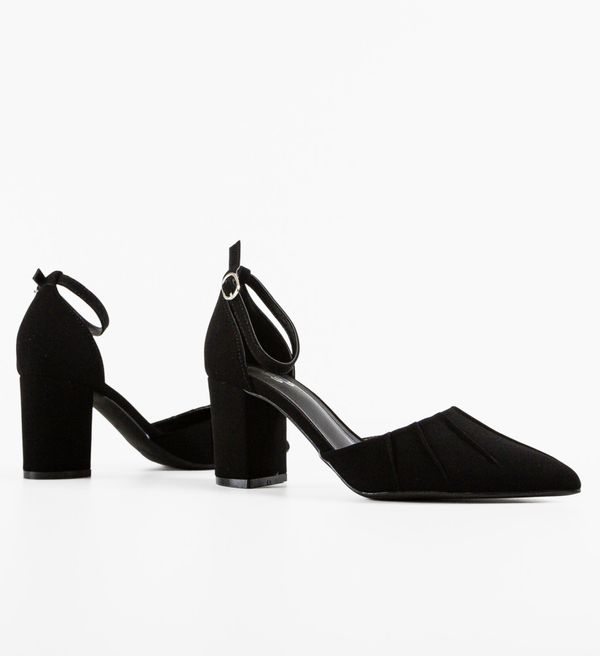 Mei Обувки Karin Черни