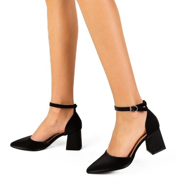 Carolie Обувки Katanama Черни