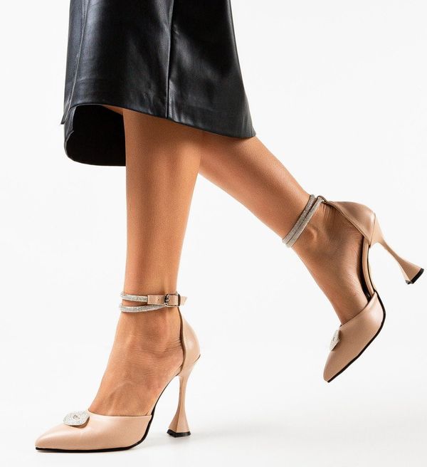 Wow Shoes Обувки Kiss Бежов