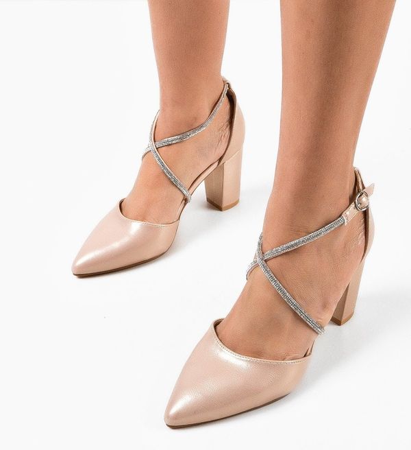 Mei Обувки Klamara Златни