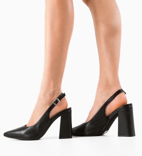 Cristina Обувки Kura Черни