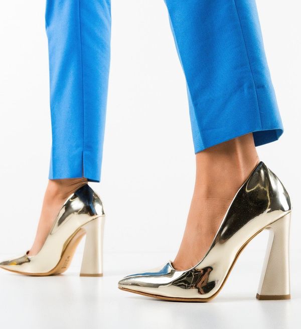 Wow Shoes Обувки Learus Златни