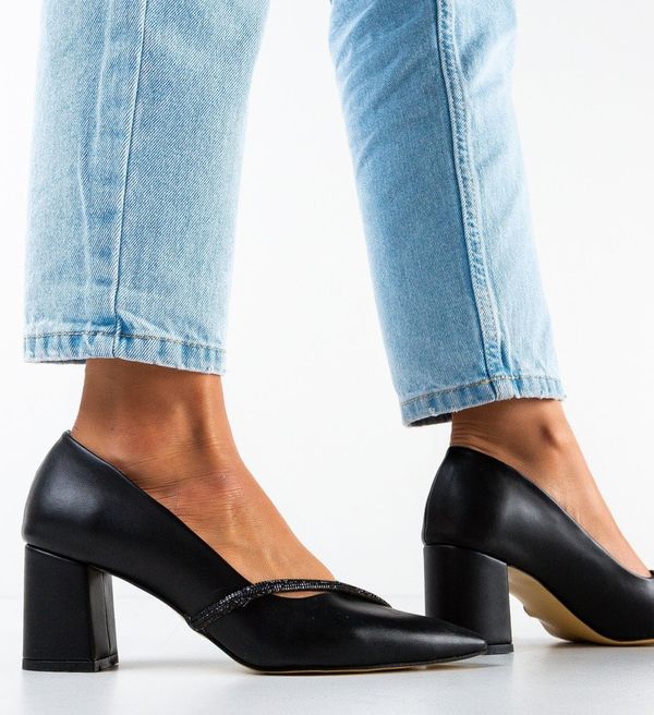 Udobni Обувки Lewis 2 Черни