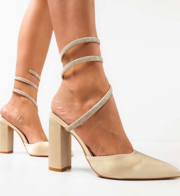 Ali Обувки Lhamo Бежов