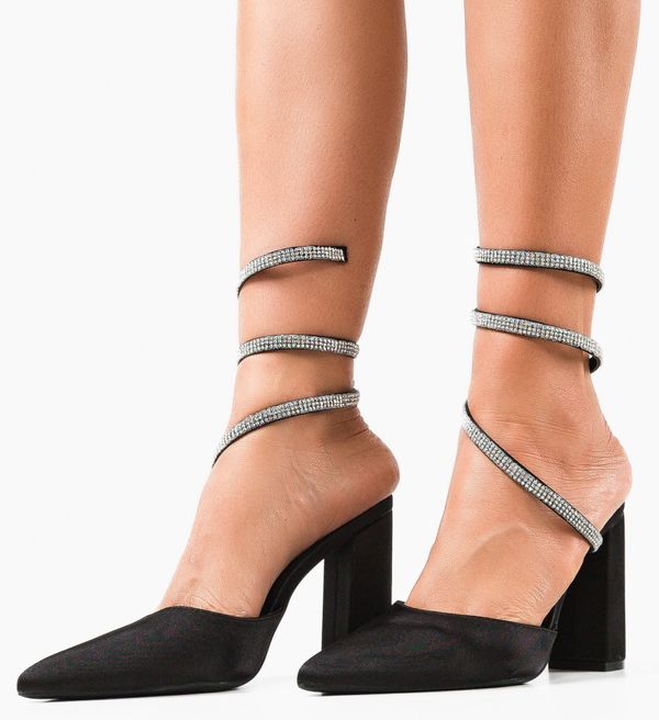 Ali Обувки Lhamo Черни