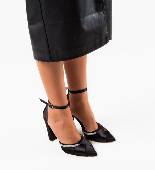 Wow Shoes Обувки Loryna Черни