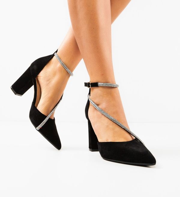 Hebe Обувки Maazauq Черни