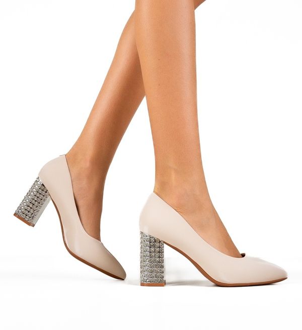 Carolie Обувки Mendoza Бежов