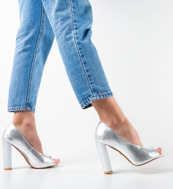 Wow Shoes Обувки Mervin Сребърни