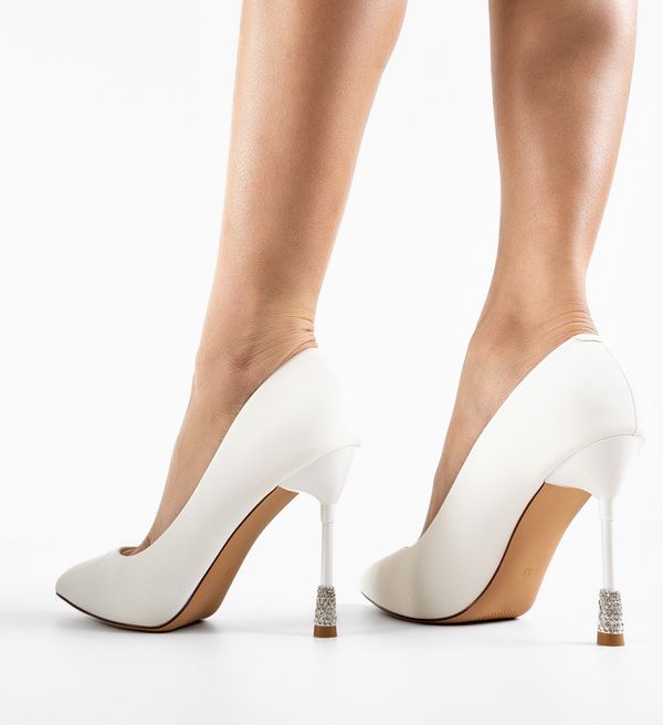 Mei Обувки Monserrat Бели