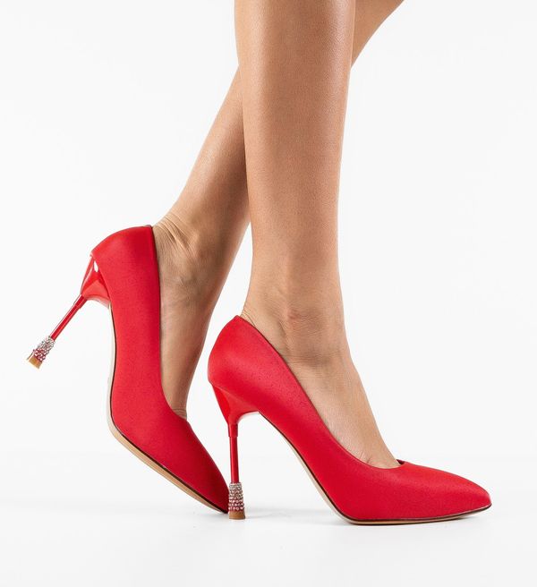 Mei Обувки Monserrat Червени