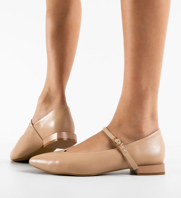 Cristina Обувки Navammis Нуд