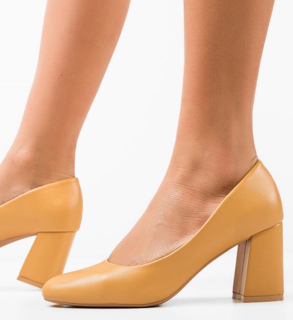 Ali Обувки Neema Бежов