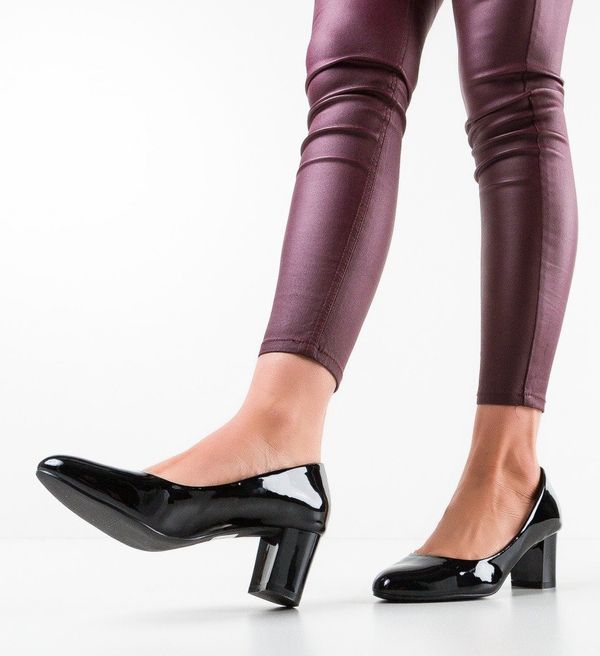 Carolie Обувки Odom Черни