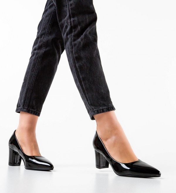 Carolie Обувки Parsons Черни