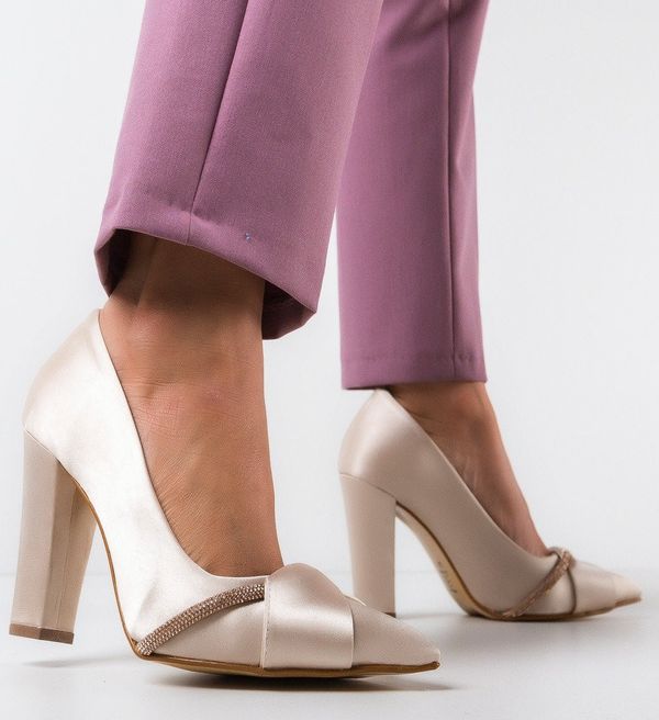 Wow Shoes Обувки Roka Бежов