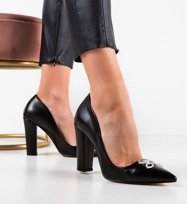 Wow Shoes Обувки Saxona Черни