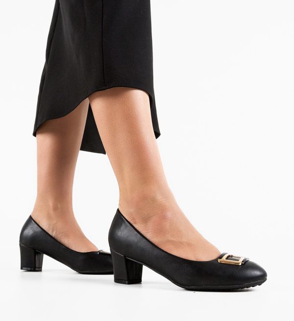 Lulux Обувки Stark Черни