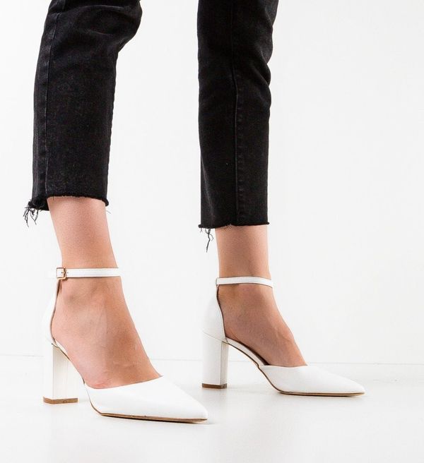 Botinelli Обувки Swarte Бели