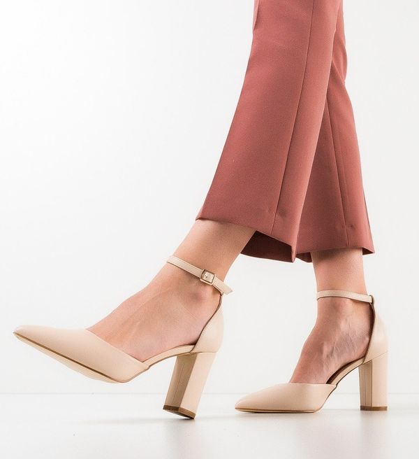 Botinelli Обувки Swarte Бежов