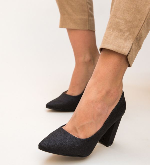 Mei Обувки Tyga Черни