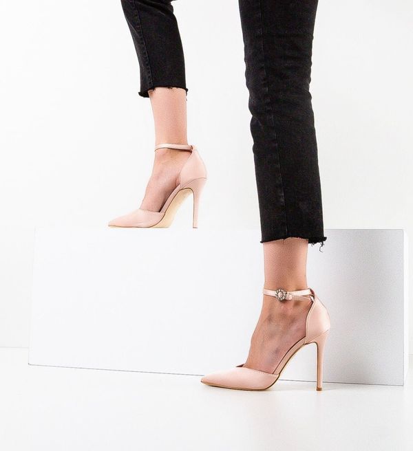 Botinelli Обувки Uneli Бежов