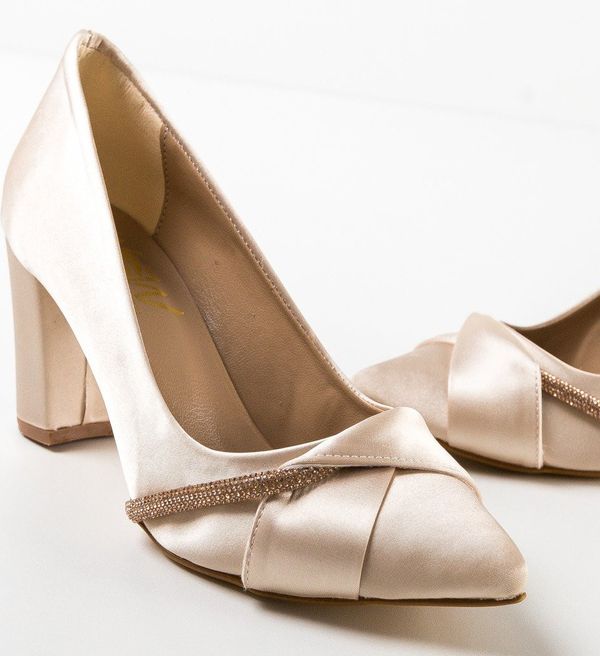 Wow Shoes Обувки Urama Бежов