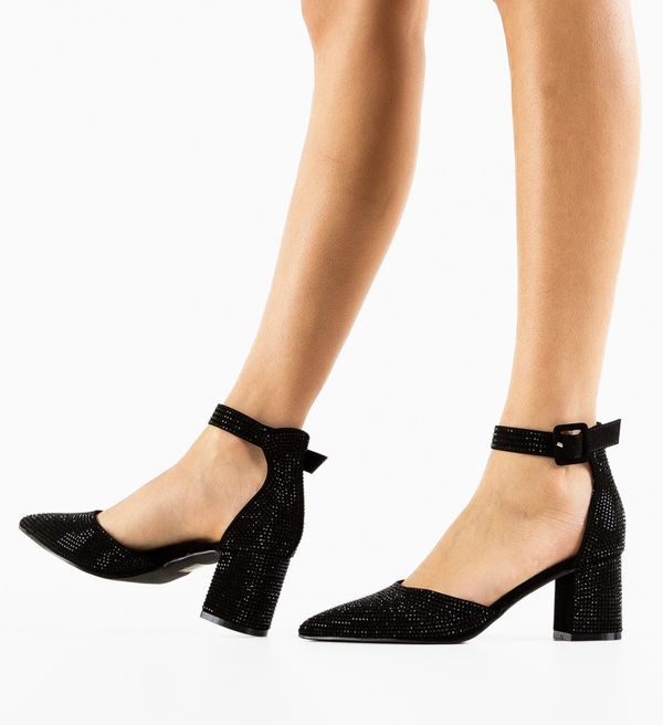 Mei Обувки Venia Черни