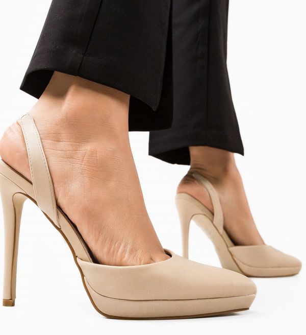 Botinelli Обувки Vergoossen Бежов