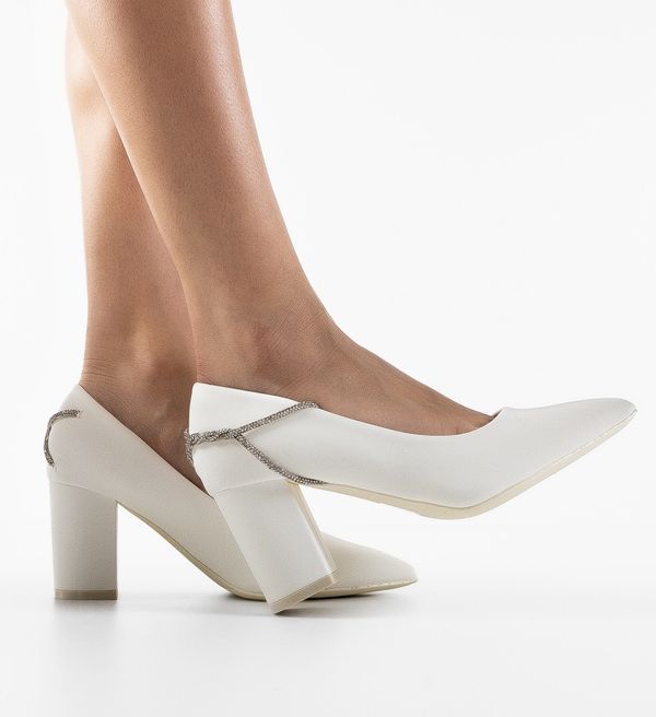 Mei Обувки Wick Бели