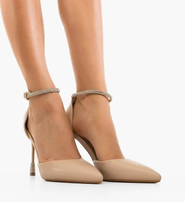 Tony Обувки Yanu Бежов