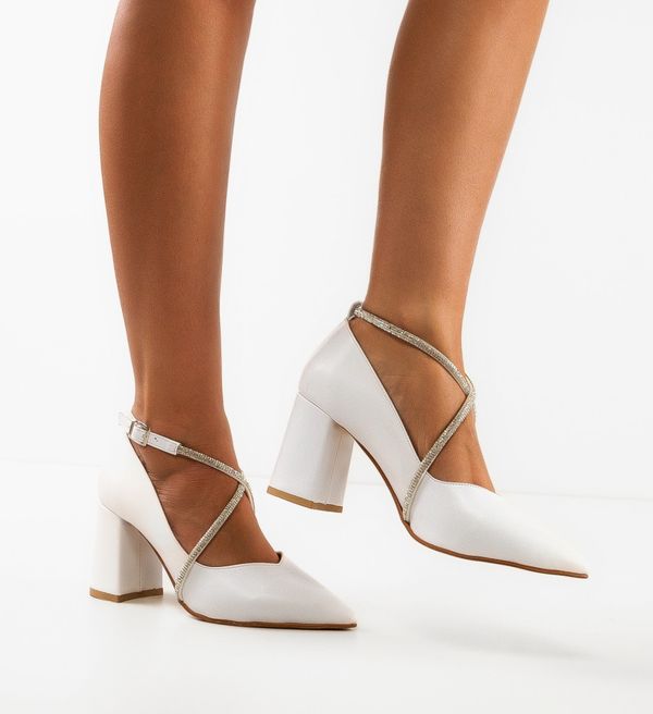 Wow Shoes Обувки Yezyga Бели