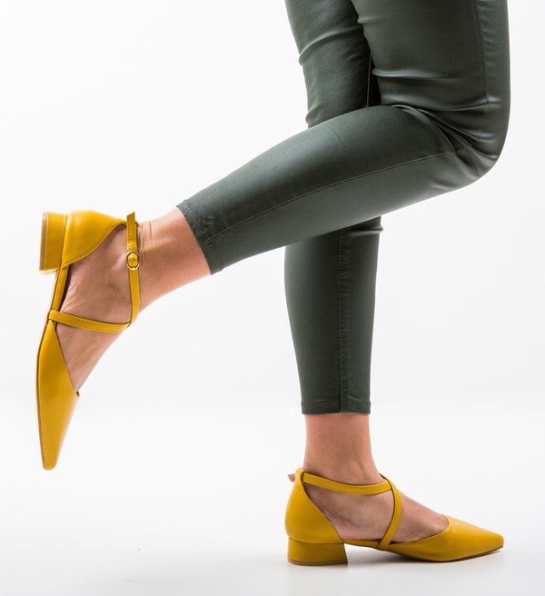 Ali Обувки Yousif Жълти