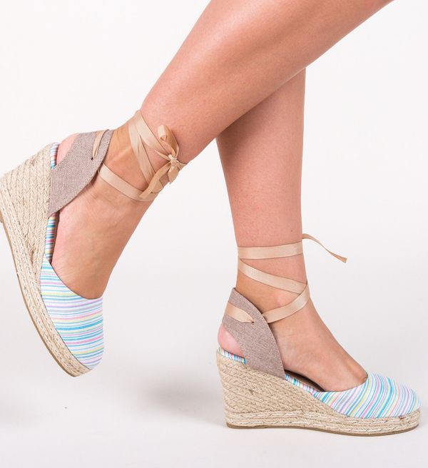 Ali Платформи Carroll