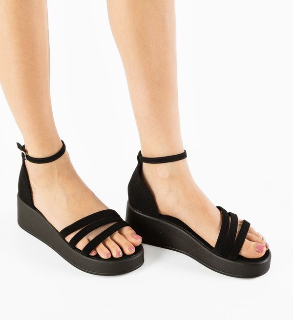 Mei Платформи Larissa Черни