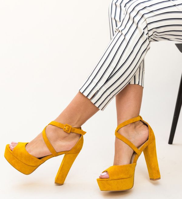 Mei Сандали Aniela Жълти