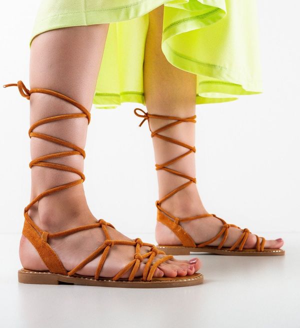 Udobni Сандали Anier Камел