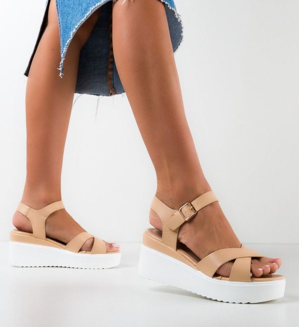 Carolie Сандали Arslan Бежов