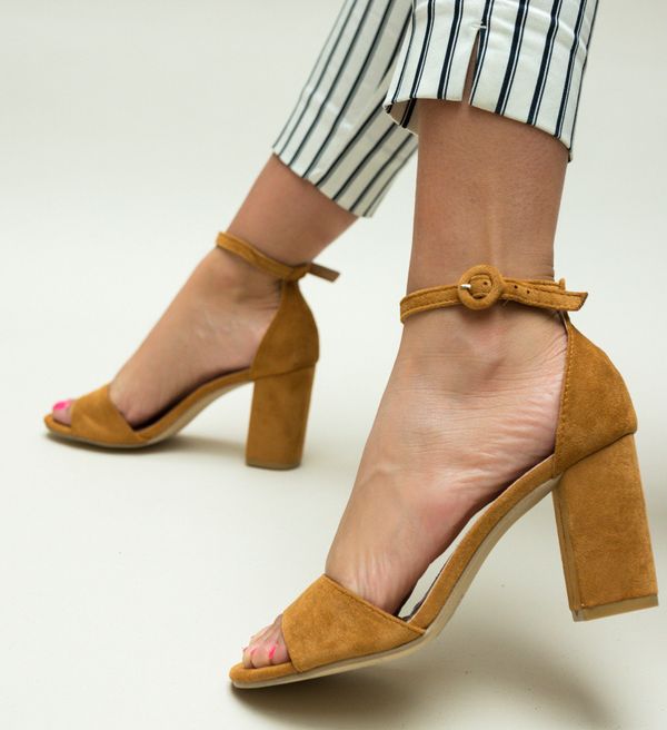 Ali Сандали Chantel Камел