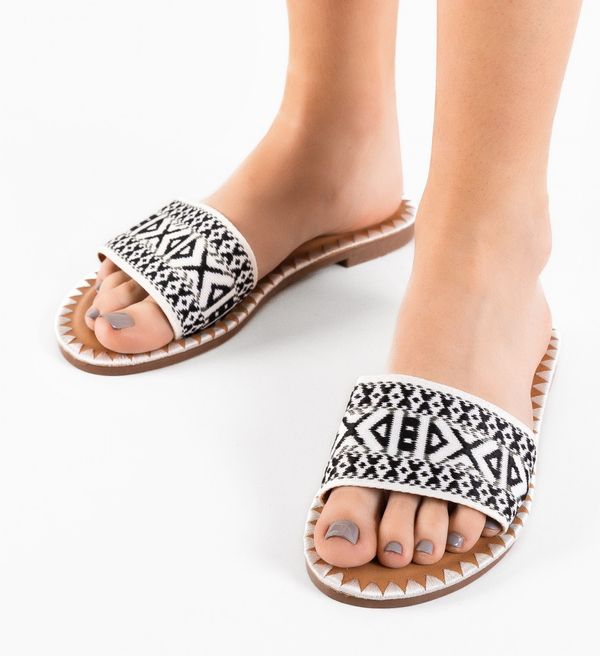 Ali Сандали Chibuzo Бели