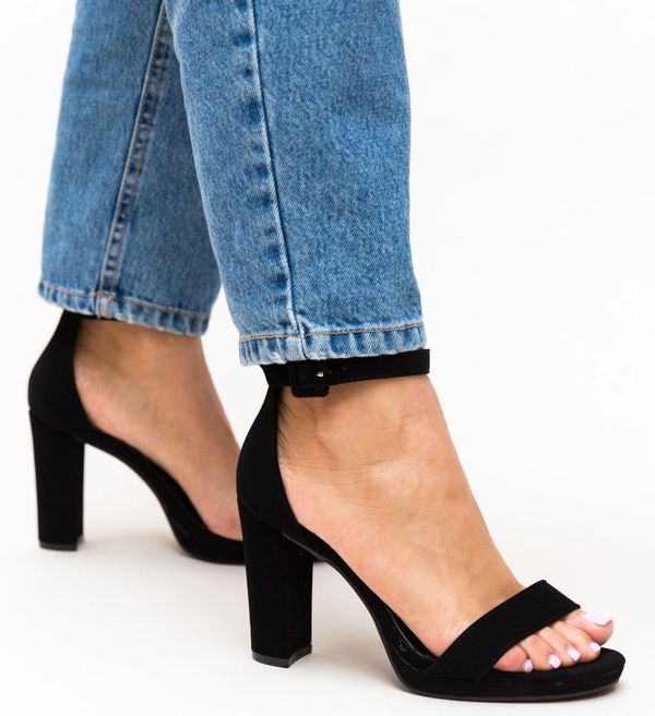 Mei Сандали Dodge Черни