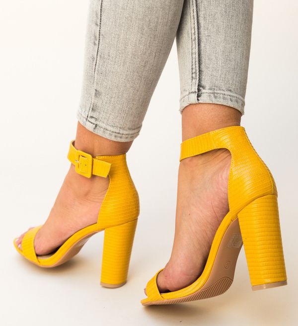 Botinelli Сандали Finegan Жълти