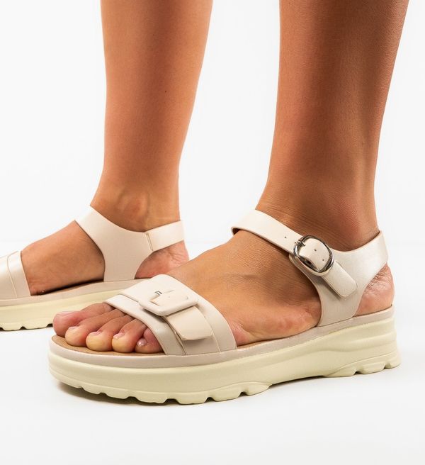 Udobni Сандали Fyta Бежов