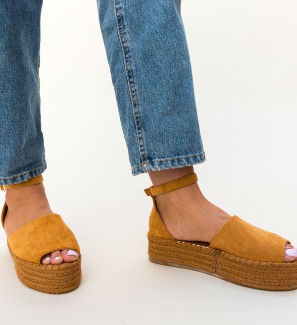 Ali Сандали Joyner Камел