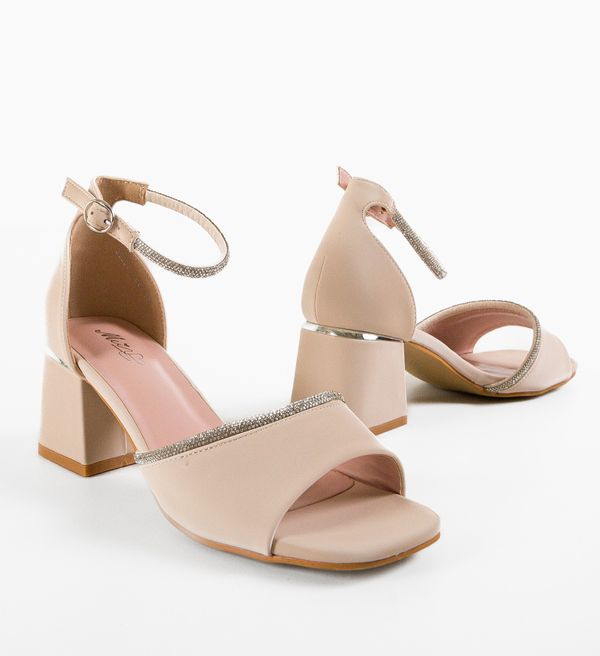 Mei Сандали Karlie Бежов