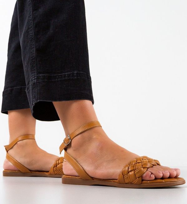 Hebe Сандали Kuma Кафяв